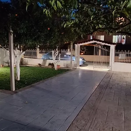 בית כפרי Sunhouse